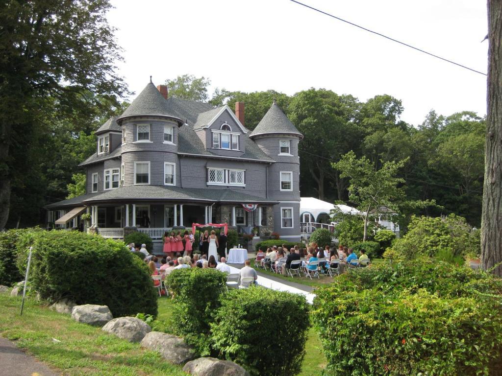 Castle Manor Inn Gloucester Exterior foto
